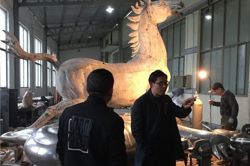 浦江縣白馬鎮中心廣場主題雕塑工程制作及安裝項目中的白馬模具造型制作