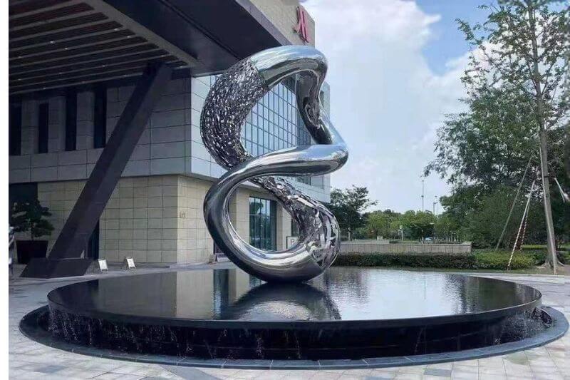 不銹鋼雕塑的定制周期從設計到交付的時間表的特色圖片