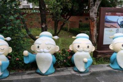 幼兒園玻璃鋼老夫子雕塑